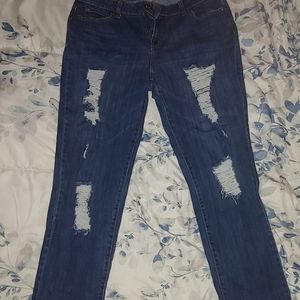 Jennifer Lopez Women's size 12 cropped jeans